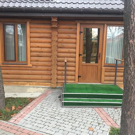 Podilskii Dvir Yakushintsy Luaran gambar