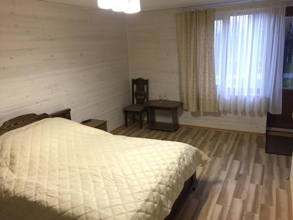 Podilskii Dvir Yakushintsy Luaran gambar