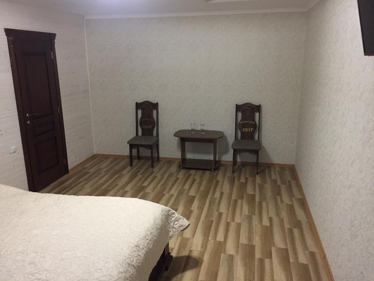 Podilskii Dvir Yakushintsy Luaran gambar