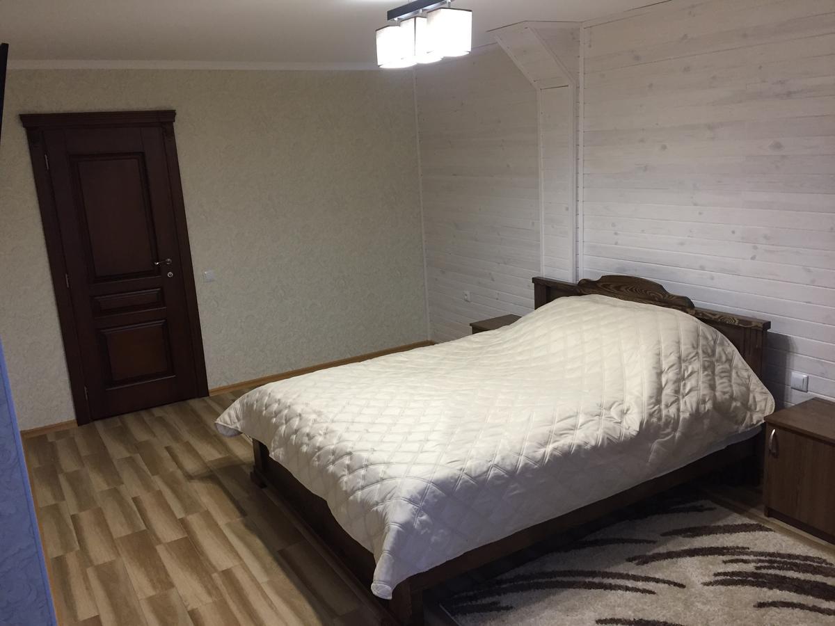 Podilskii Dvir Yakushintsy Luaran gambar
