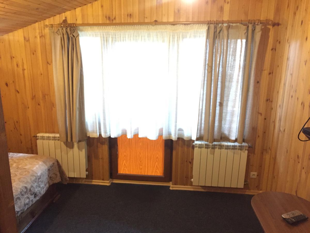 Podilskii Dvir Yakushintsy Luaran gambar
